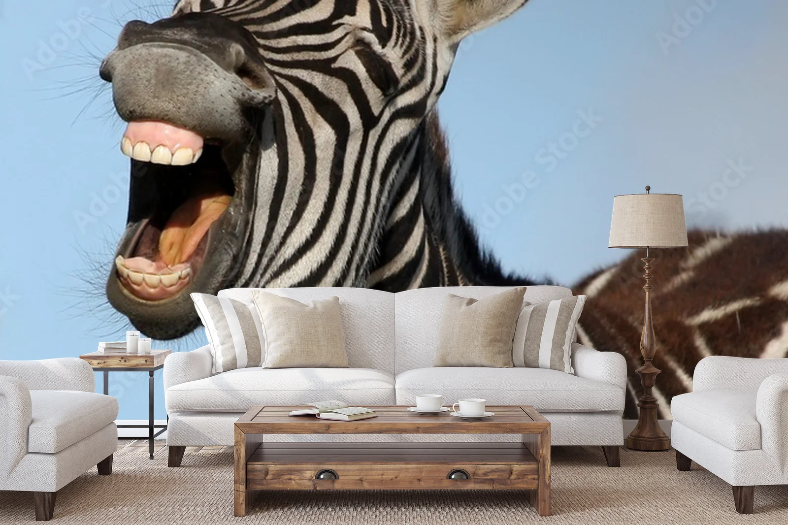 Wesoła zebra w pastelowym błękicie