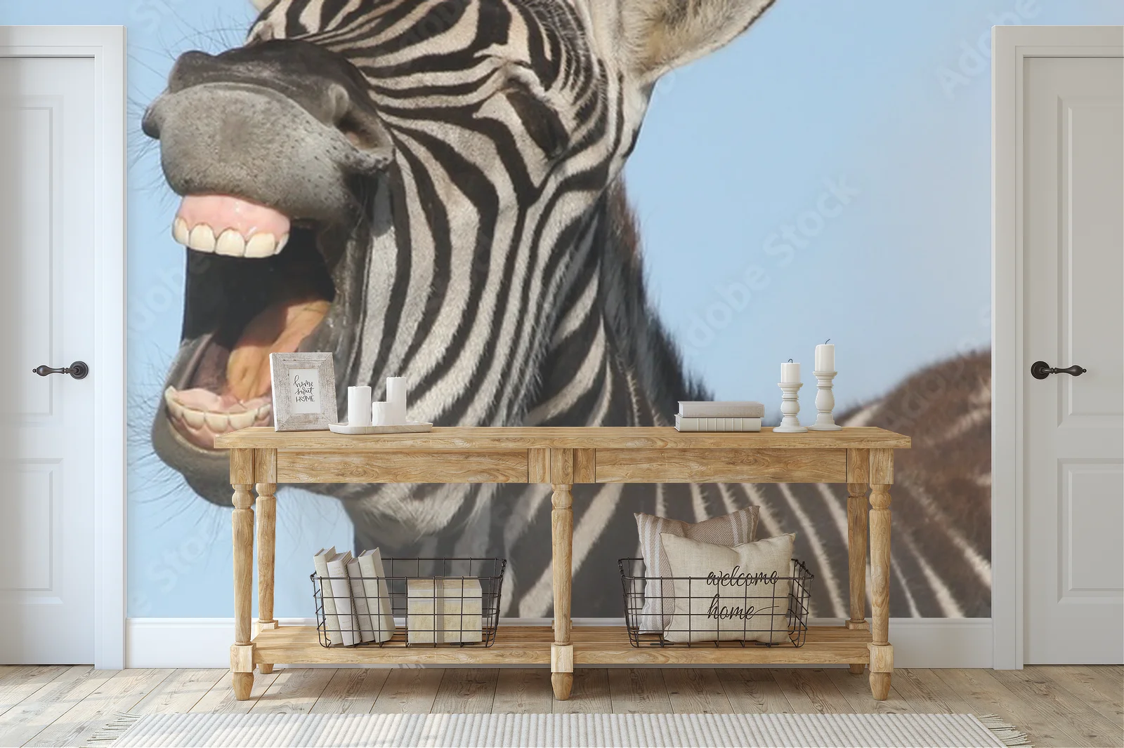 Wesoła zebra w pastelowym błękicie