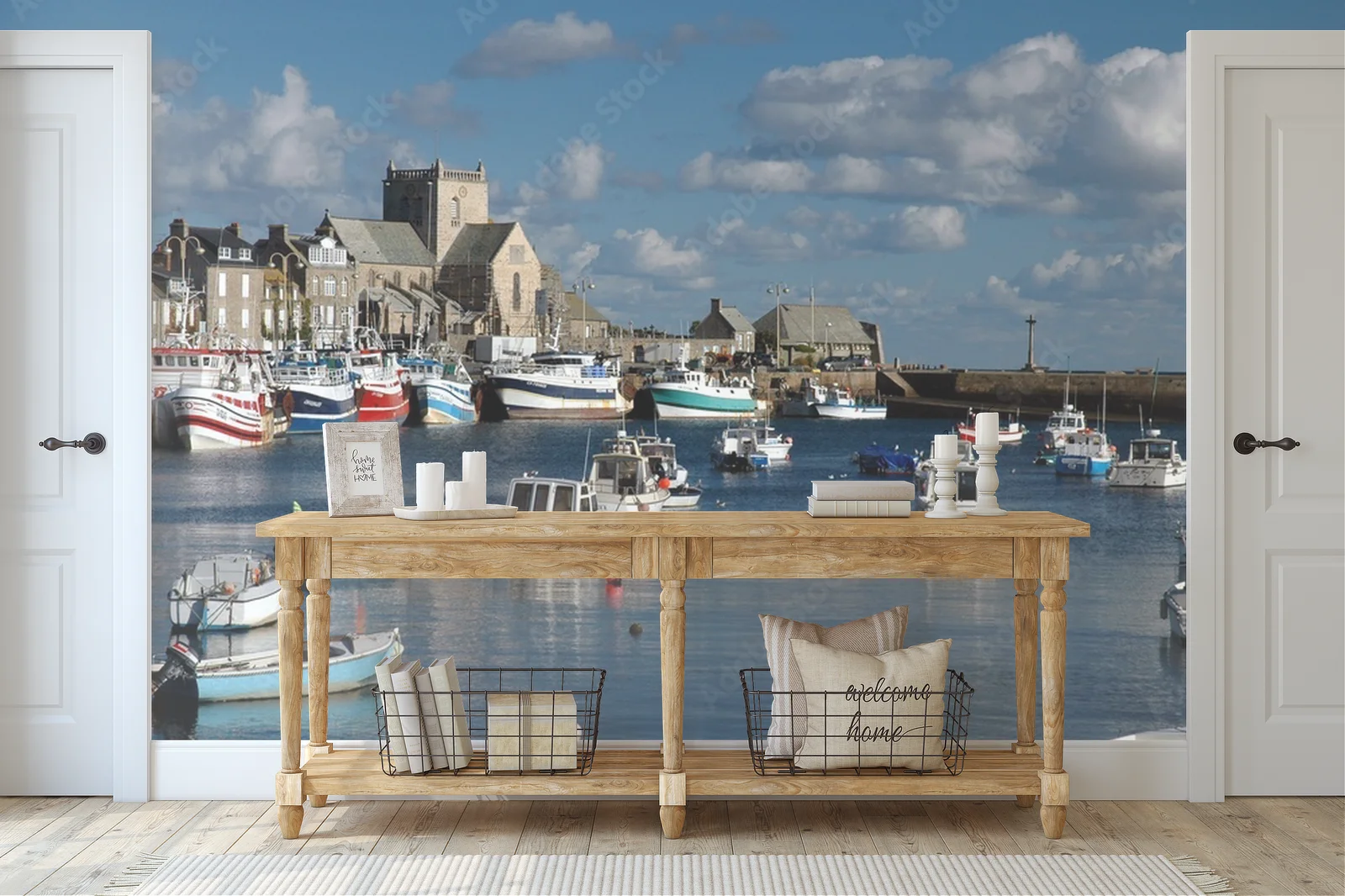 Spokojny port Barfleur w odcieniach błękitu