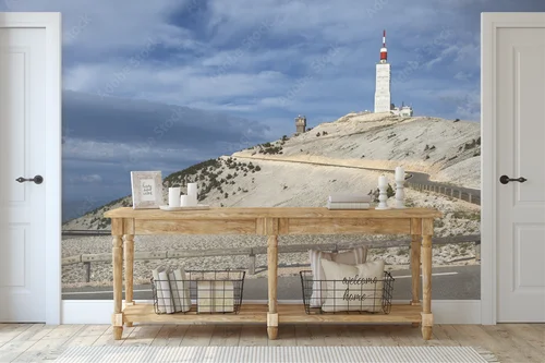 Malownicze pejzaże Mount Ventoux w różnorodnych tonach