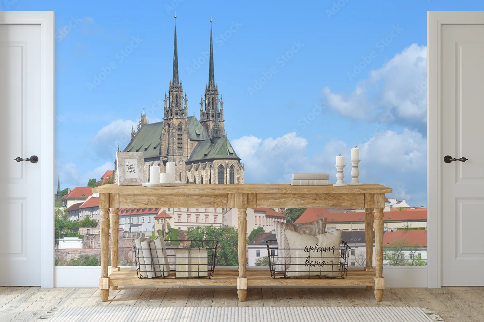 Majestatyczna katedra w Brnie w błękicie nieba