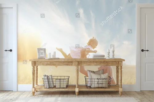 Radosne chwile matki z córką na letnim polu