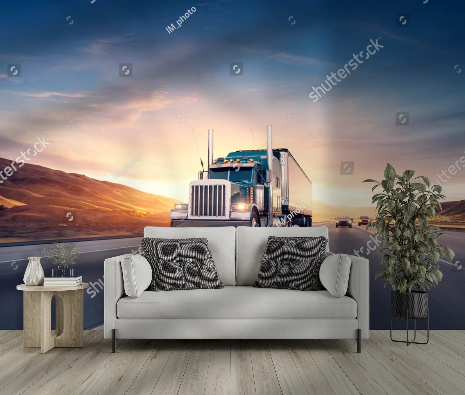 Mocny truck w amerykańskim stylu na autostradzie