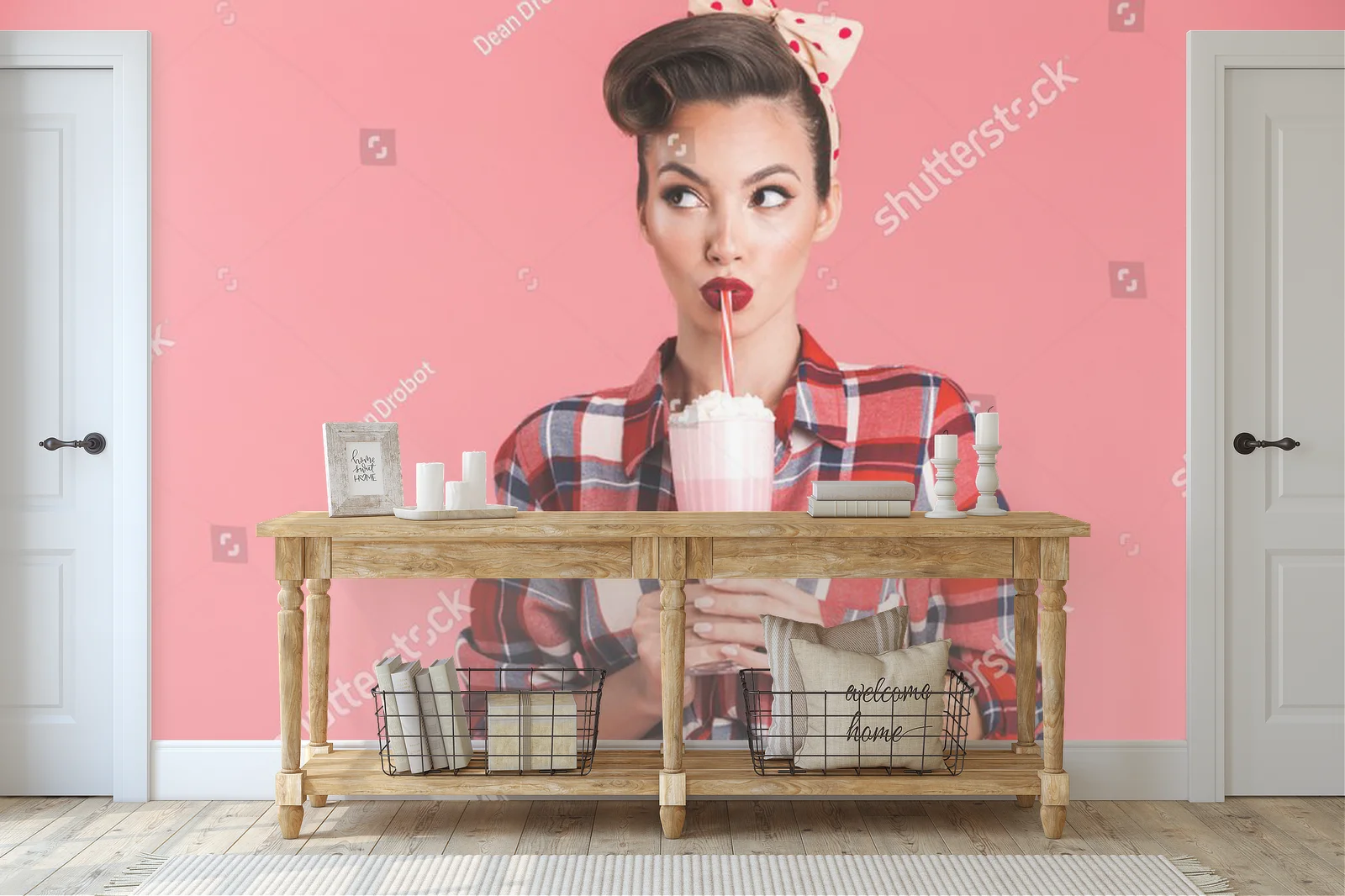 Retro urok pin-up girl z mlecznym shake'em