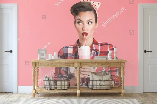 Retro urok pin-up girl z mlecznym shake'em