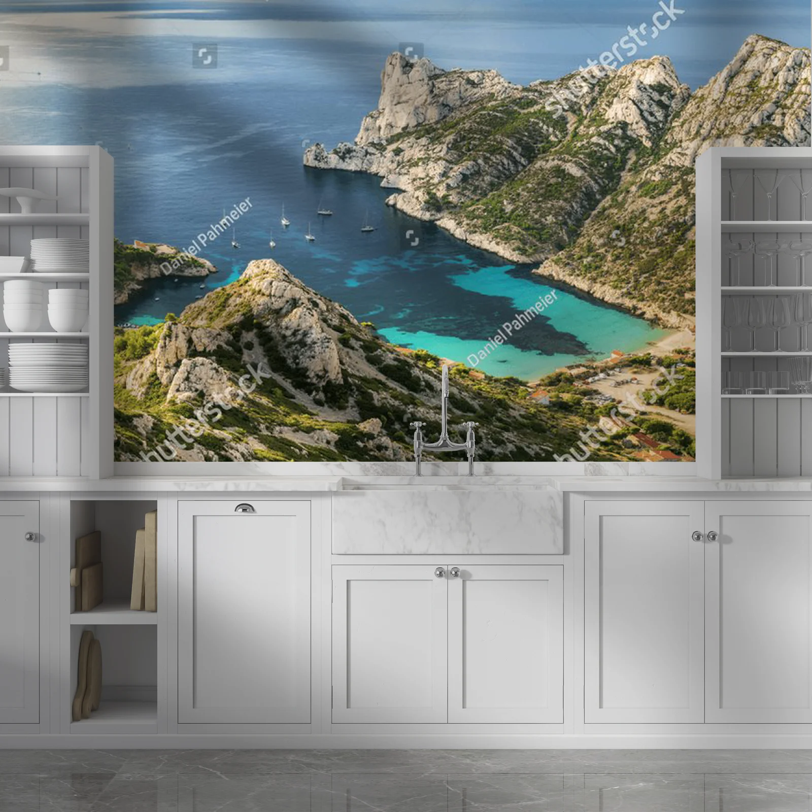 Poranek w Calanque de Sormiou: Magia w niebieskich odcieniach