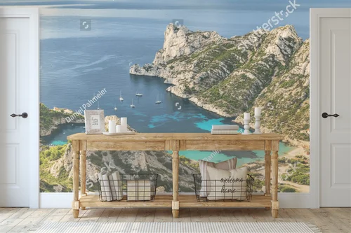 Poranek w Calanque de Sormiou: Magia w niebieskich odcieniach