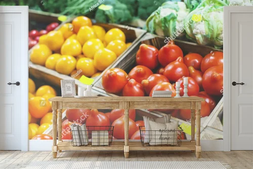 Ożywczy zbiór świeżych warzyw w letnich barwach