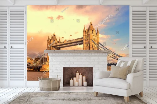 Zjawiskowy Tower Bridge w letnich odcieniach