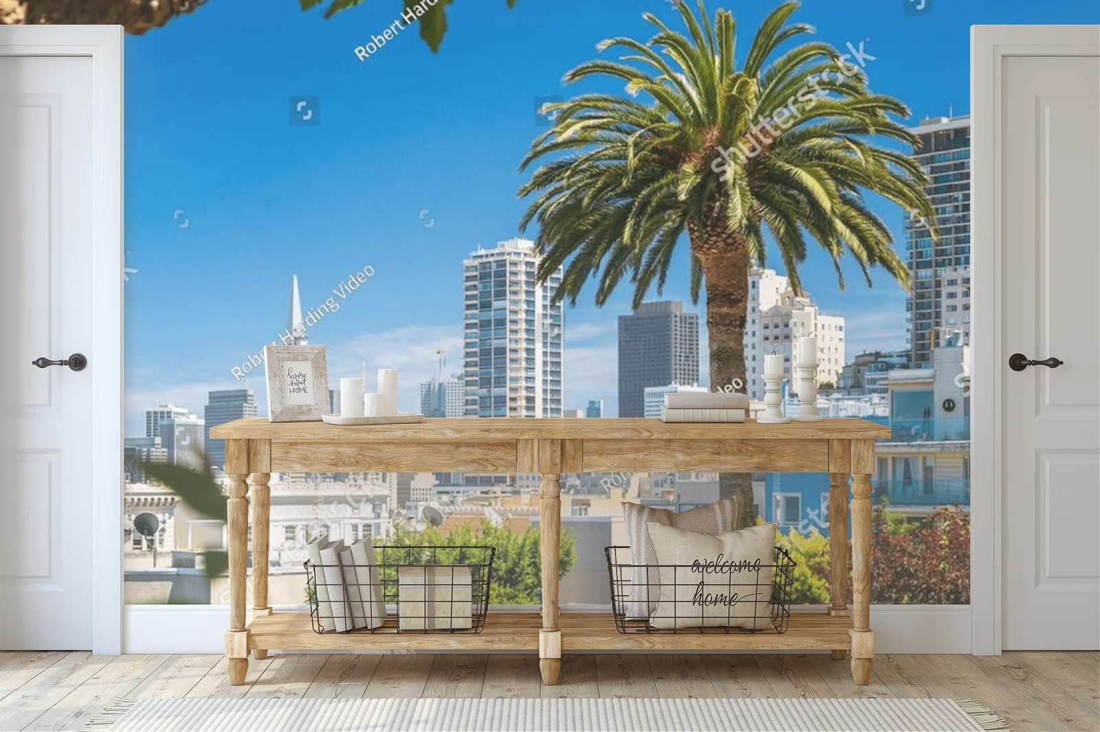 Nowoczesny pejzaż San Francisco pod palmą