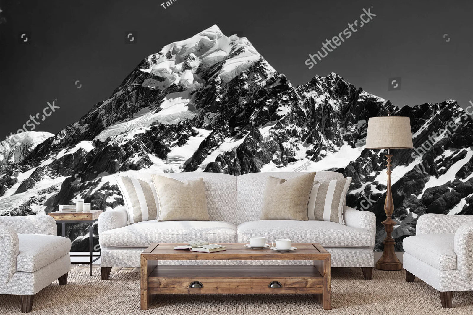 Dramatyczny widok na szczyt Mt Cook w czerni i bieli