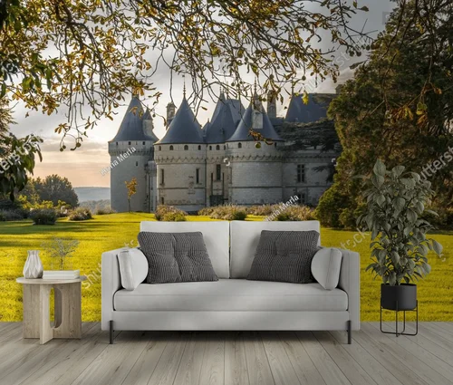 Zamek Chaumont-sur-Loire w złotym blasku