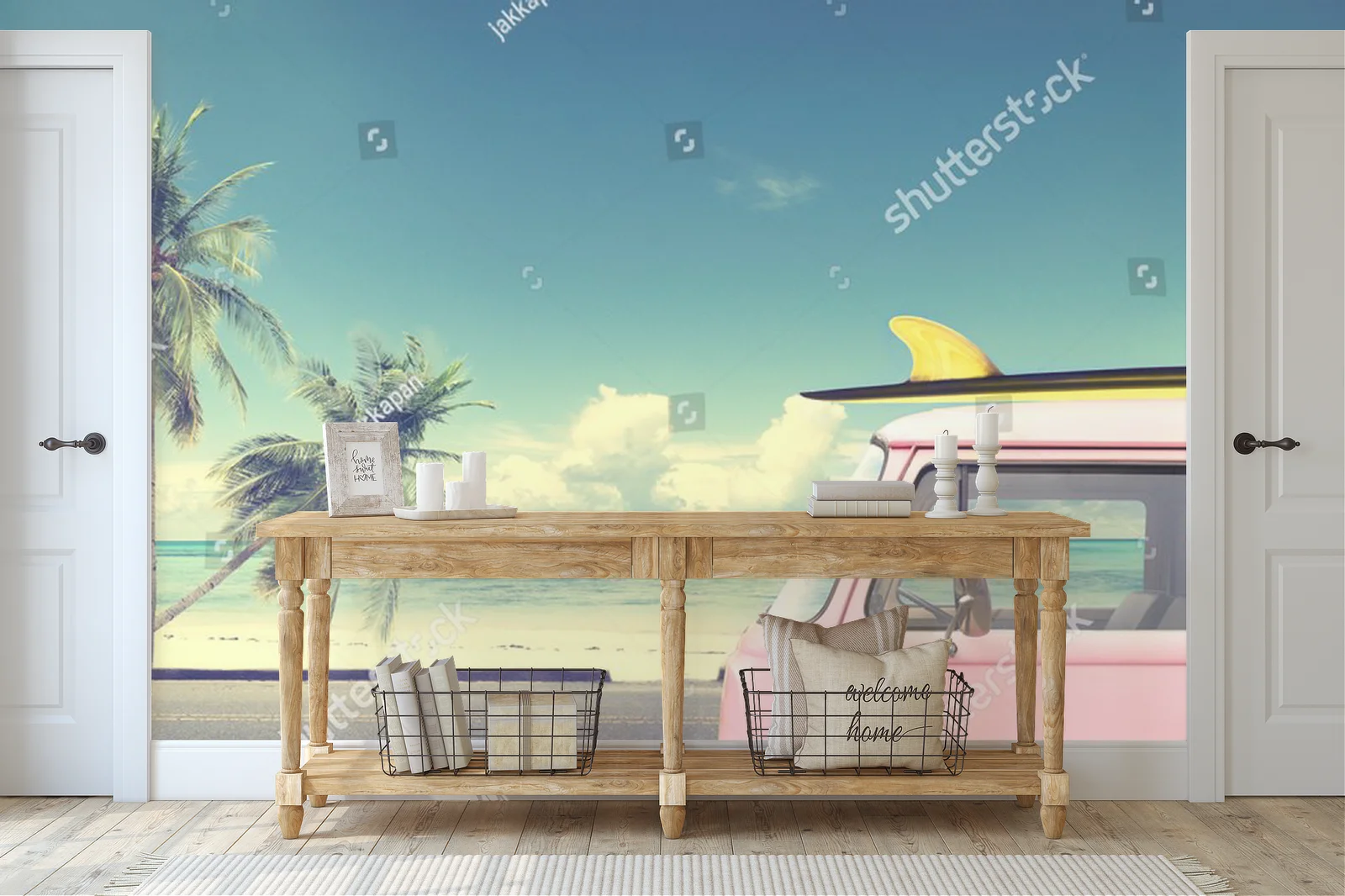 Retro van na plaży z deską surfingową