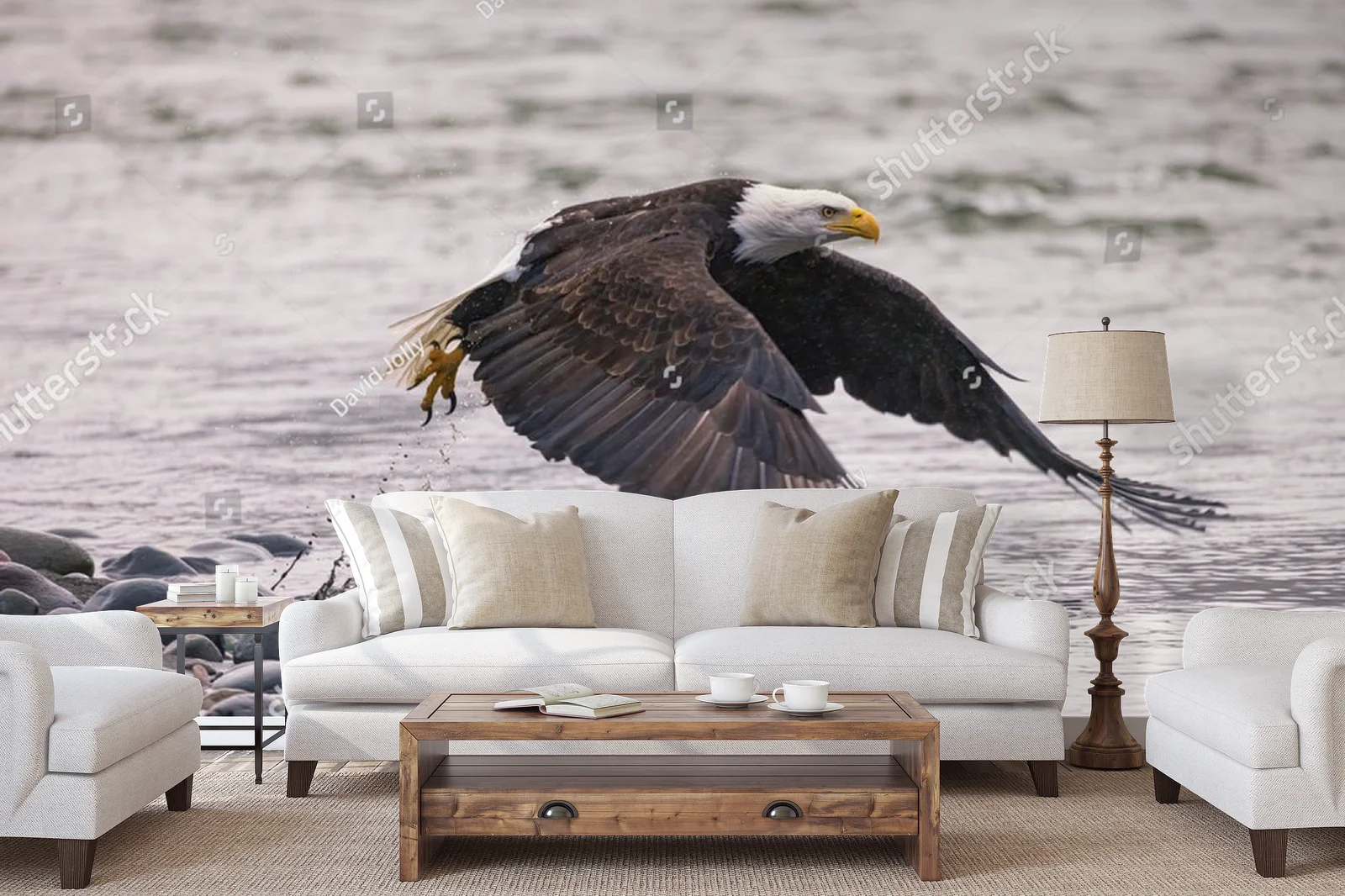 Bald Eagle nad brzegiem rzeki – majestatyczne piękno