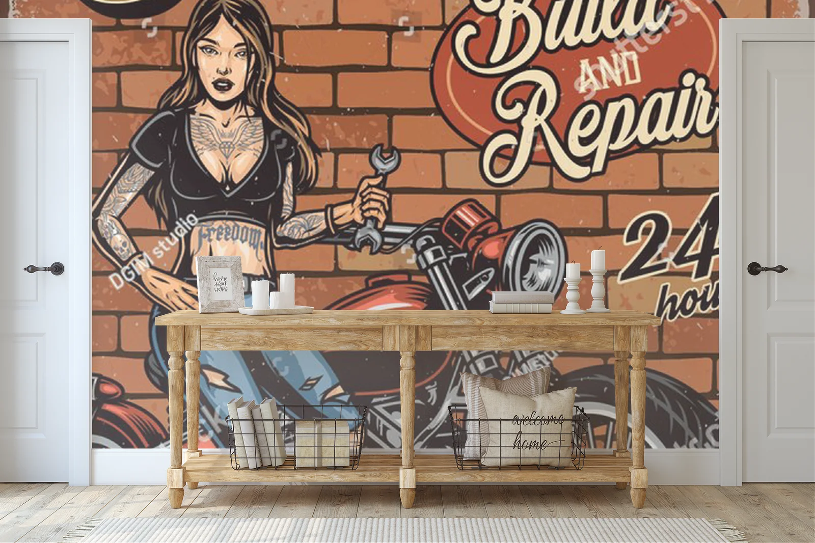 Vintage motoryzacja: Bikerka w akcji na bricku