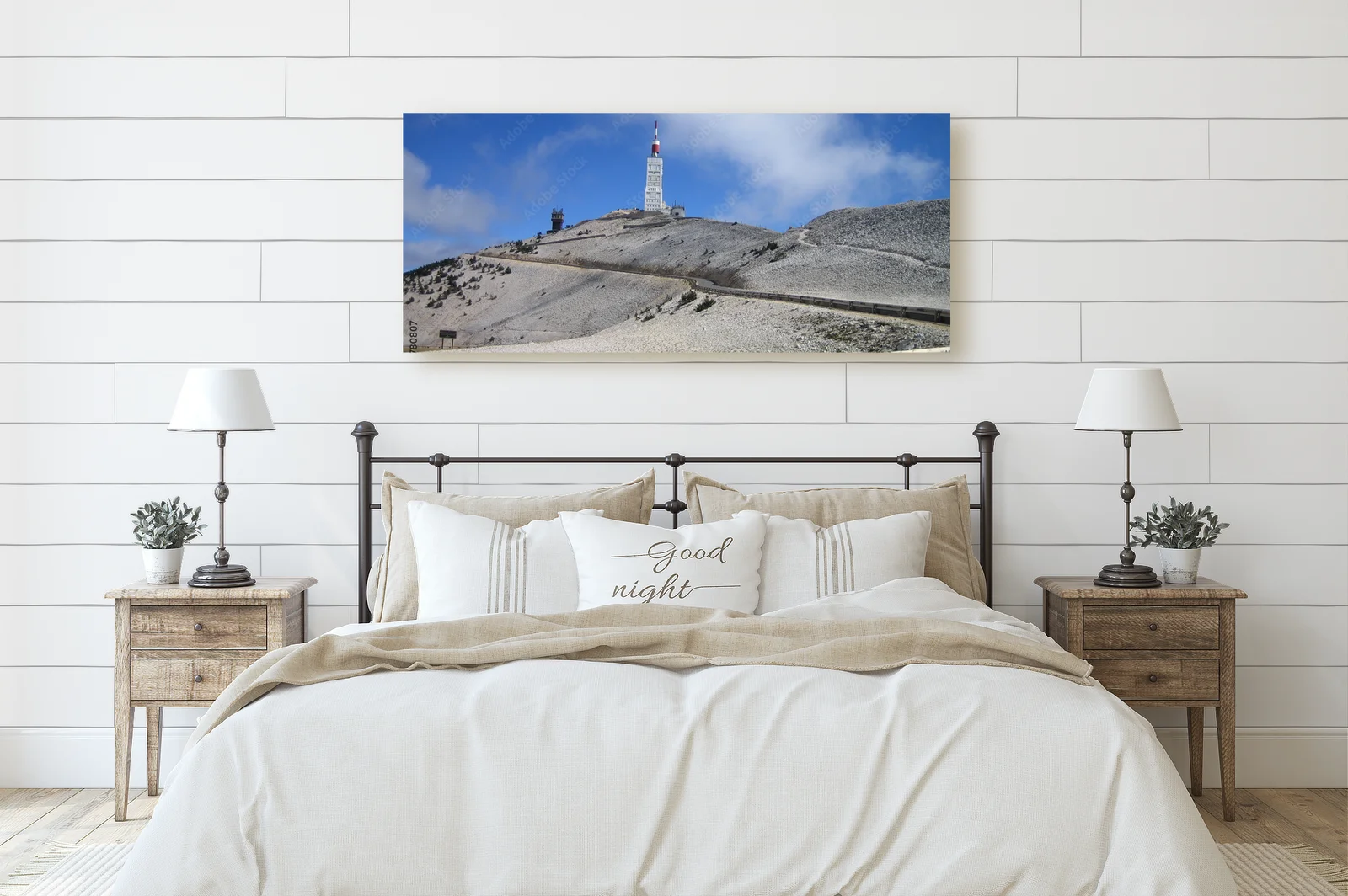 Delikatne odcienie nieba nad Mont Ventoux