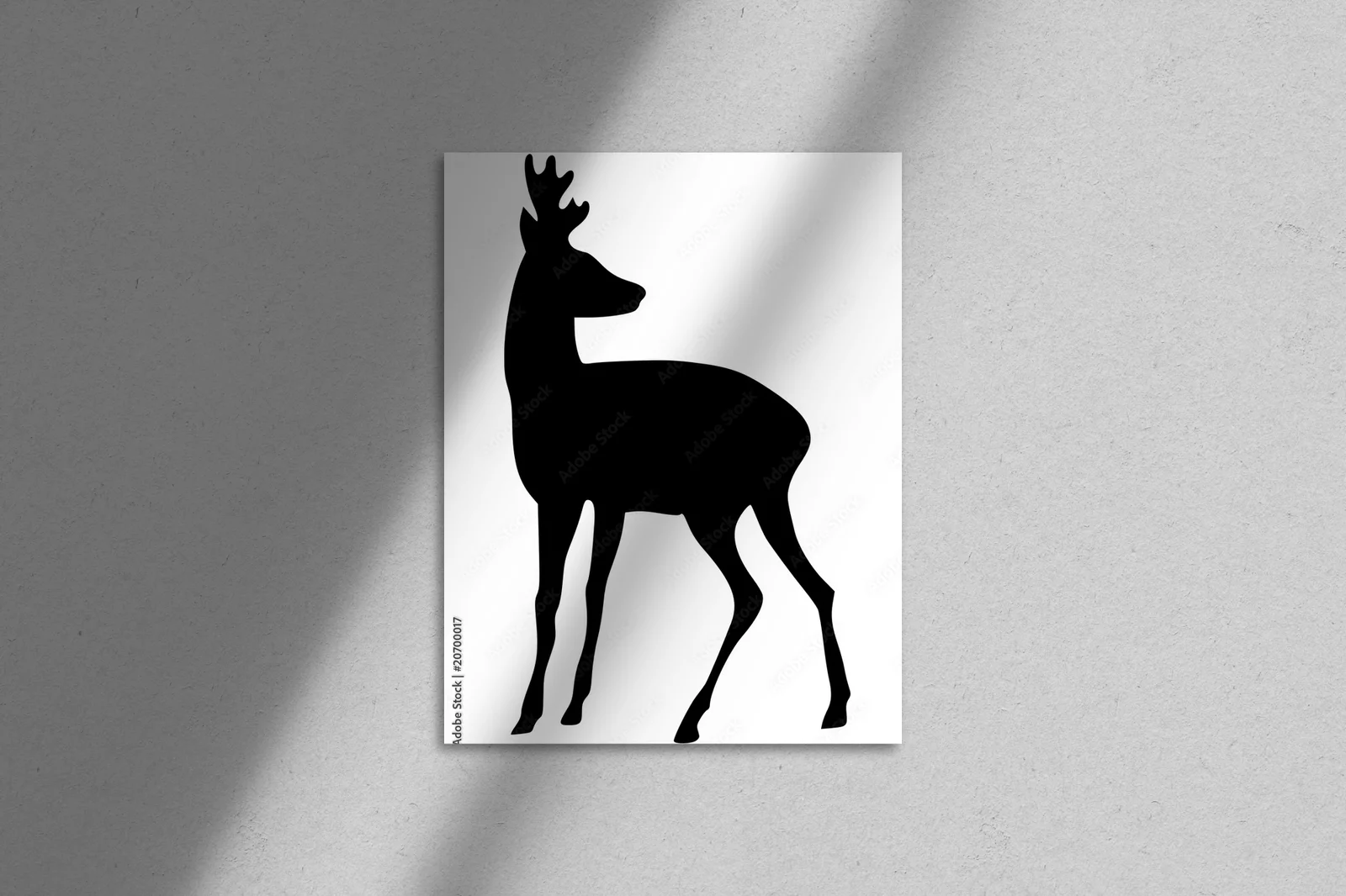 Elegancka sylweta sarny w minimalistycznej odsłonie