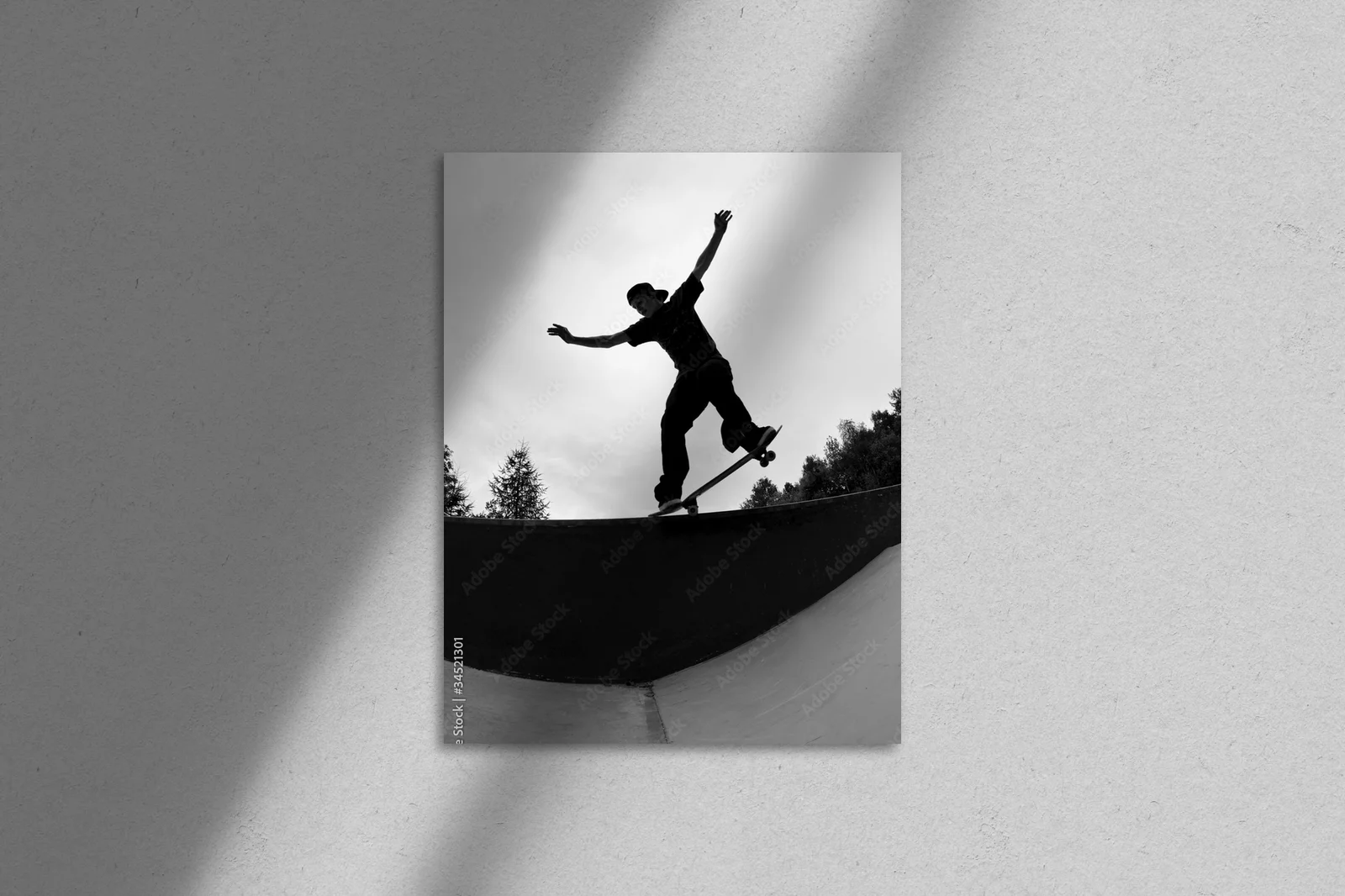 Dynamiczna sylwetka skateboardzisty w ruchu