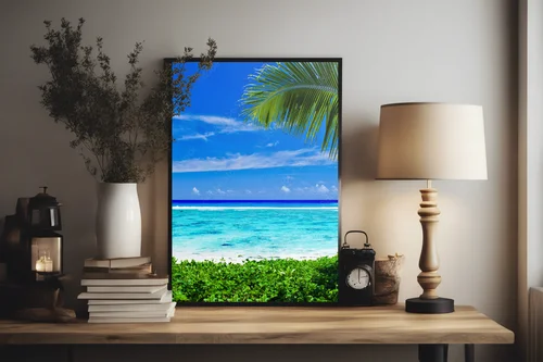Tropikalna plaża otoczona palmami w błękicie