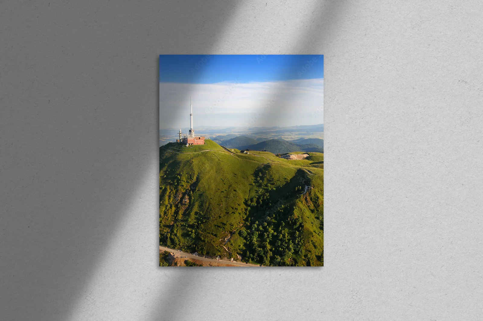Zjawiskowy widok Puy de Dôme i parku wulkanów