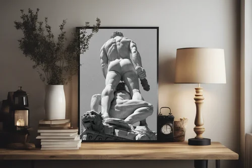 Mityczny Hercules w majestatycznej szarości