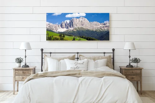 Oczarowujące pejzaże Dolomitów w błękicie