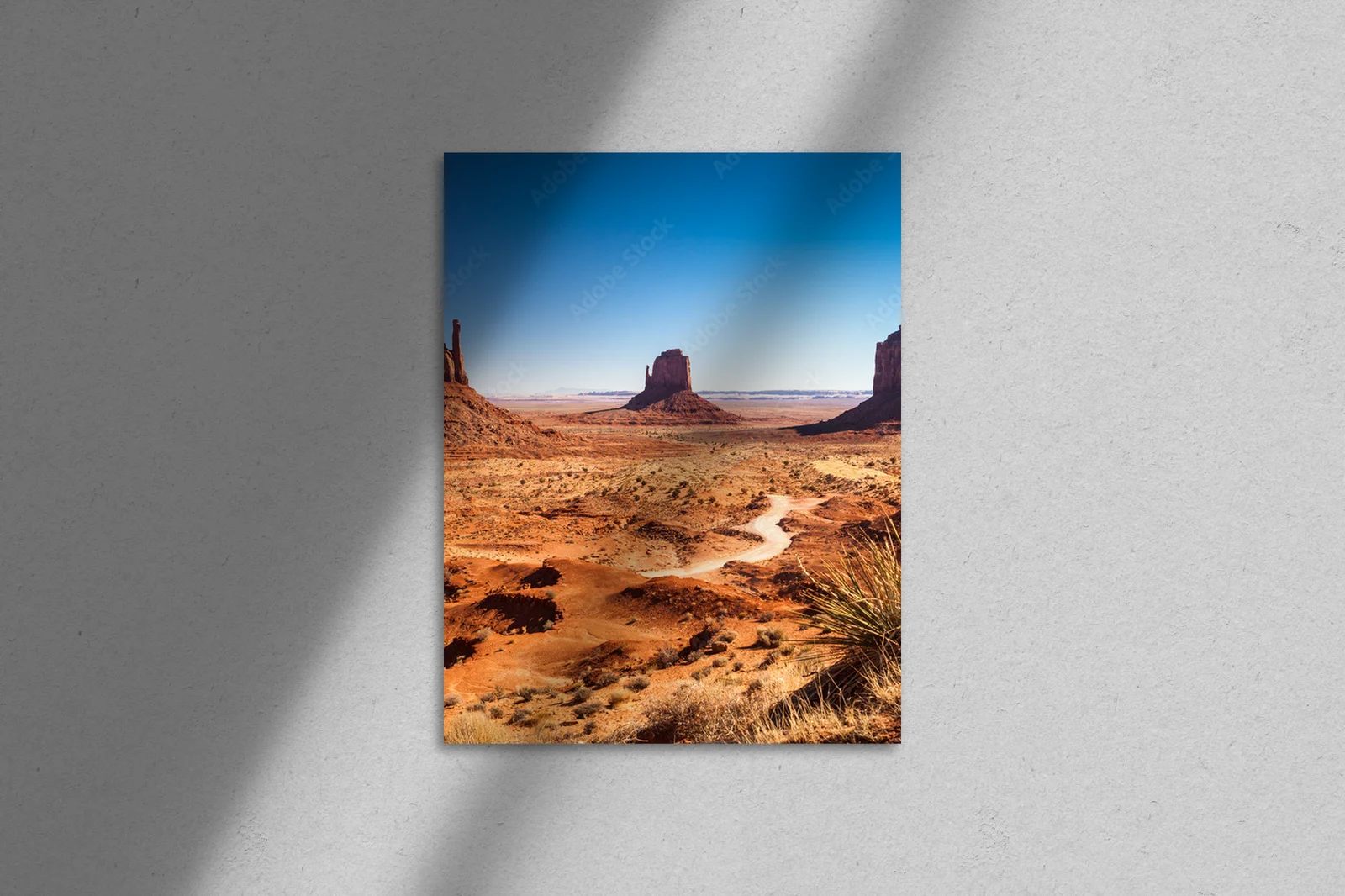 Niebieskie odcienie Monument Valley w amerykańskim krajobrazie