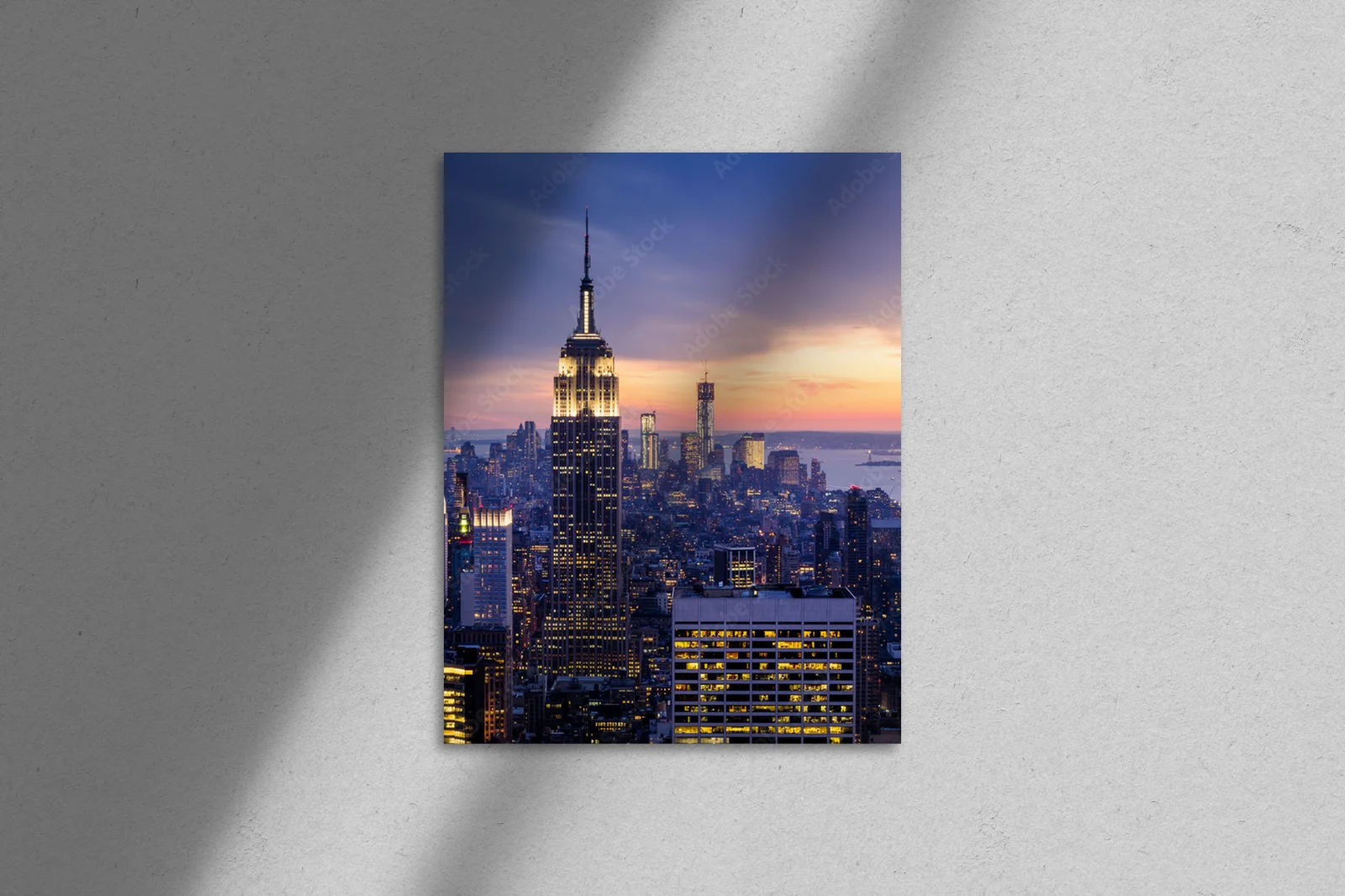 Nowojorskie skyline w nocnym blasku