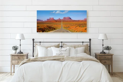 Zachwycający widok na Monument Valley w intensywnych barwach