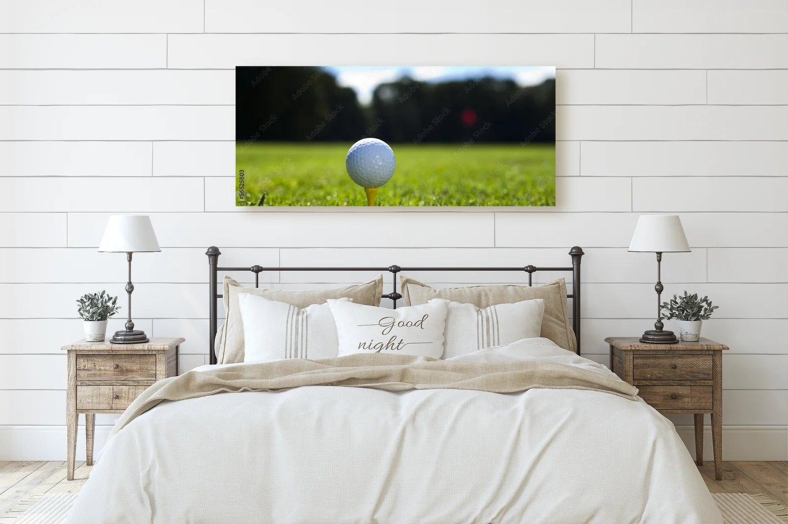 Radość z gry w golf w naturalnym krajobrazie