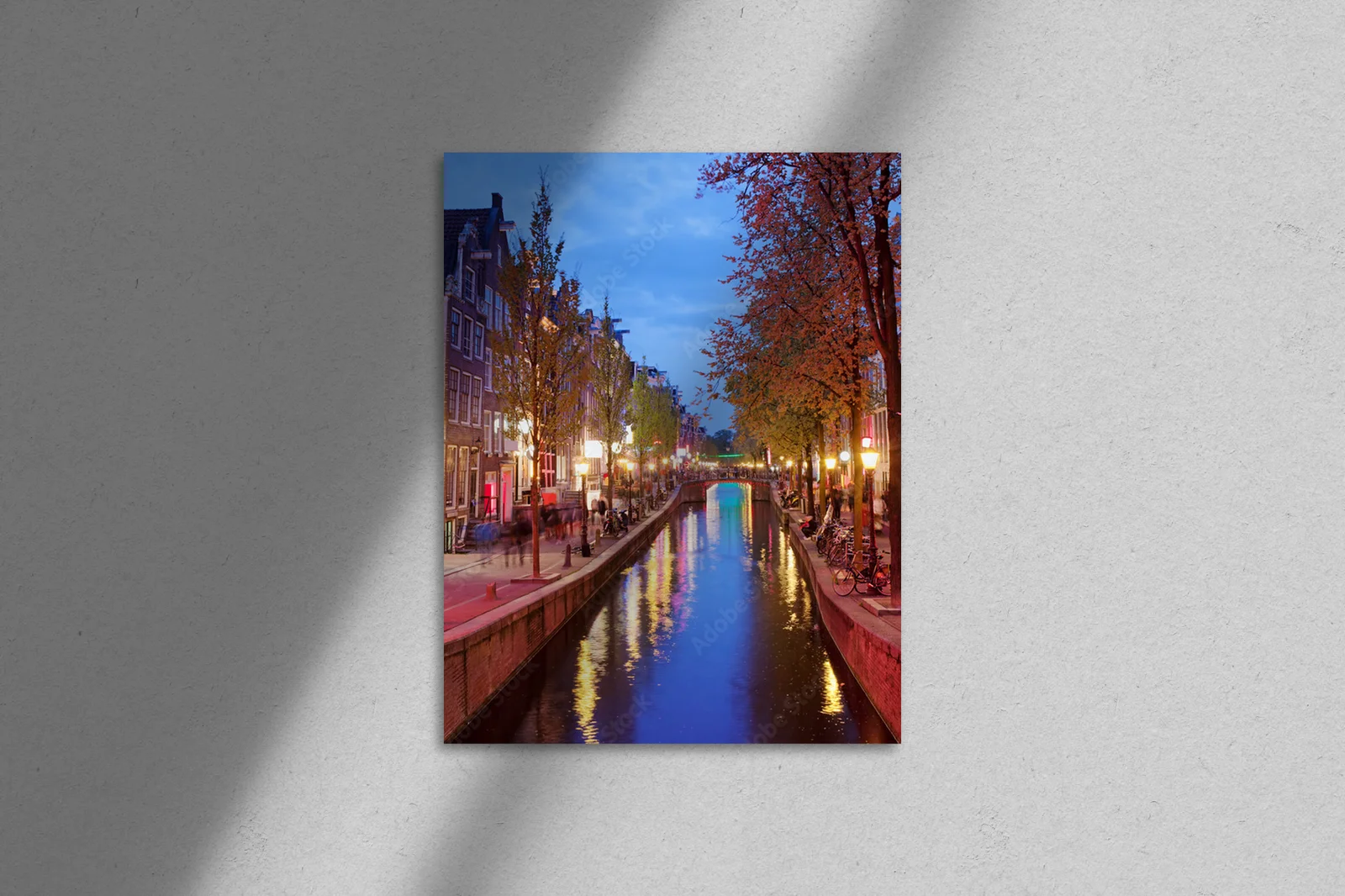 Zjawiskowy Amsterdam w blasku czerwonych świateł