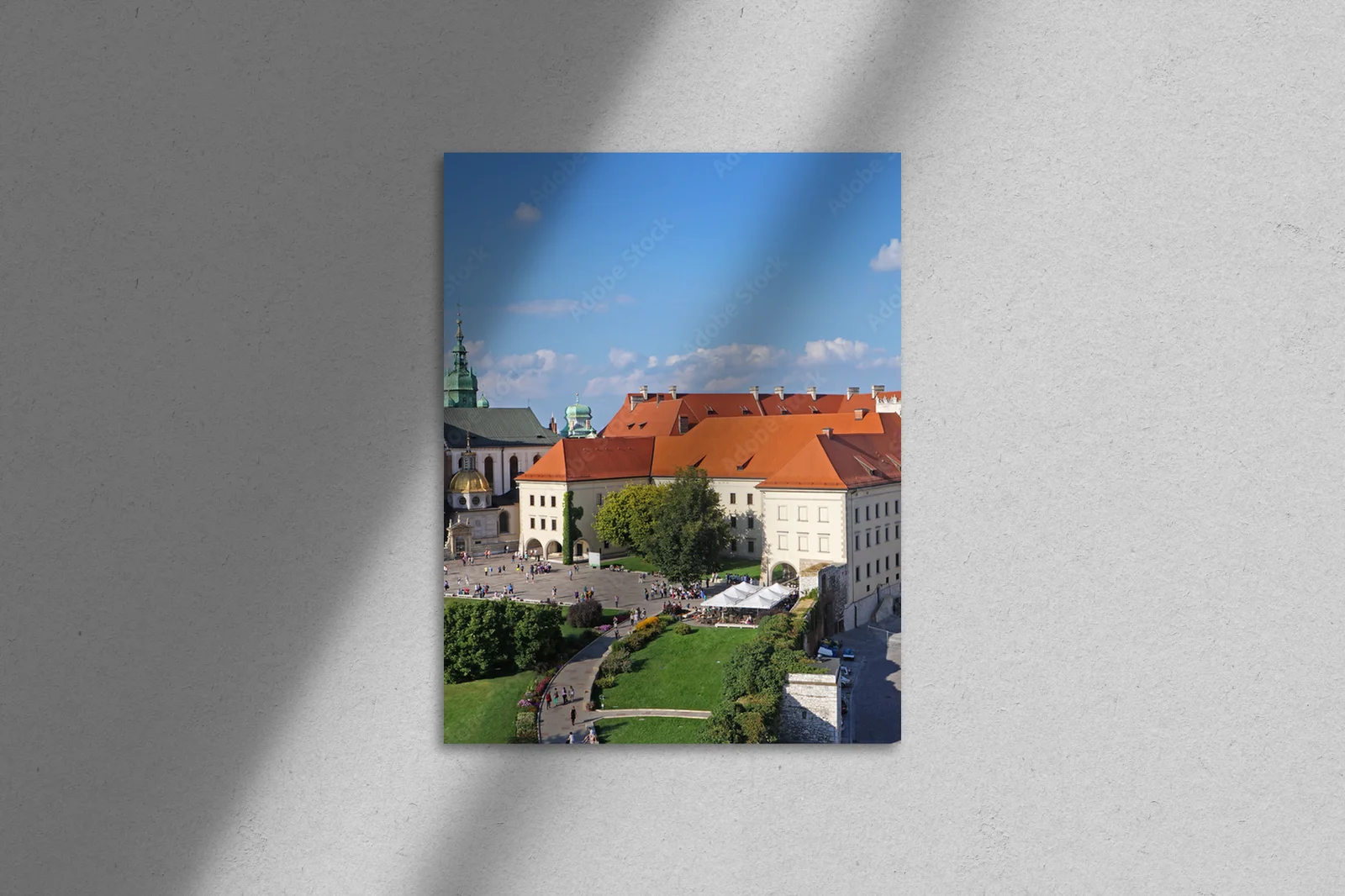 Krakowski zamek w niebieskich odcieniach