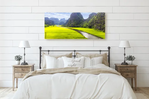 Malownicze pejzaże Ninh Binh w wiosennych barwach