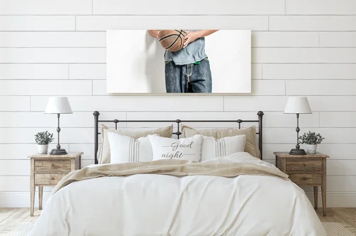 Dynamiczny portret młodego sportowca na ciemnym tle