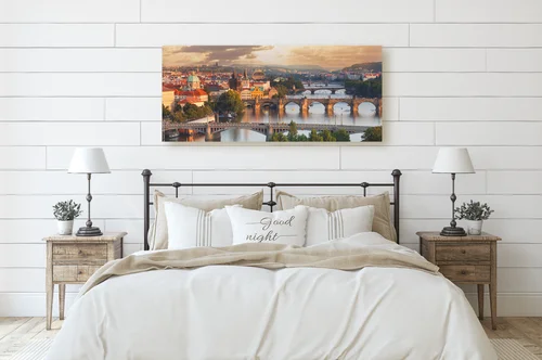Praga: Urok Vltawy i Mostów w Duskowej Scenerii