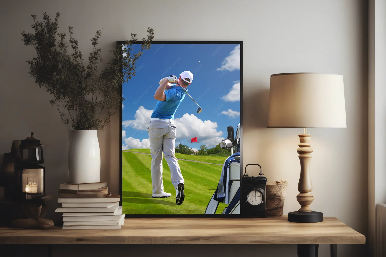Wspaniały golfowy zachód słońca w żywych barwach