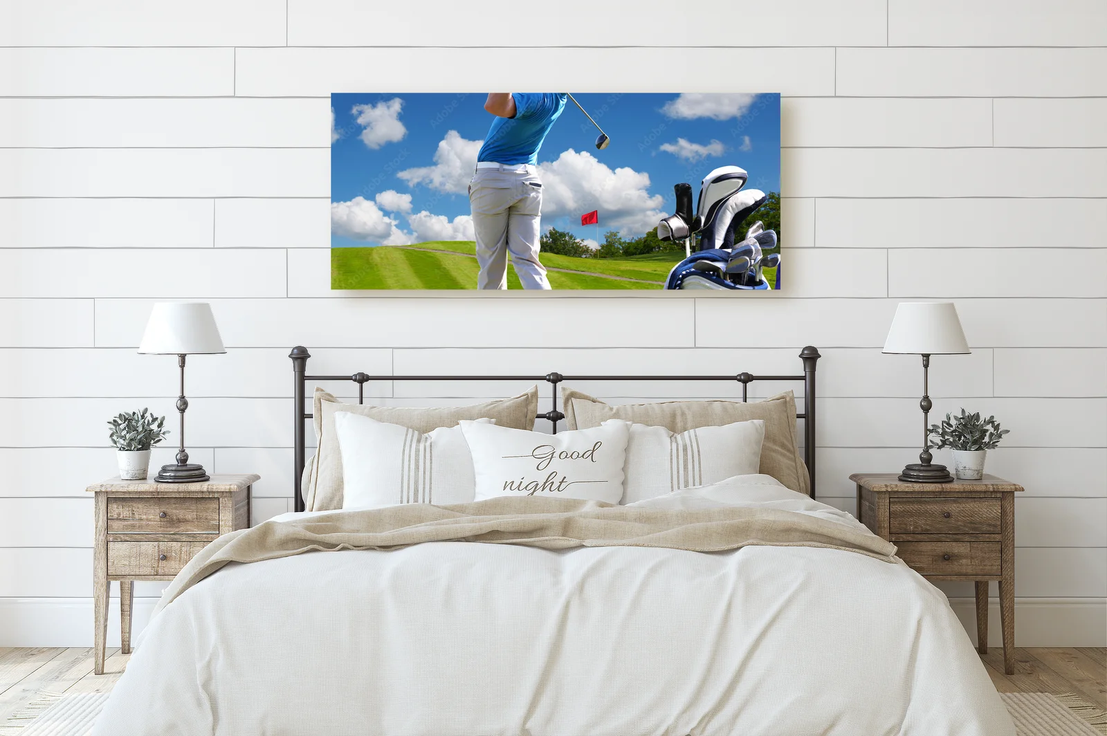 Wspaniały golfowy zachód słońca w żywych barwach