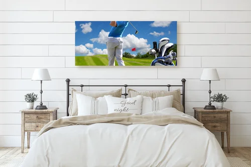 Wspaniały golfowy zachód słońca w żywych barwach
