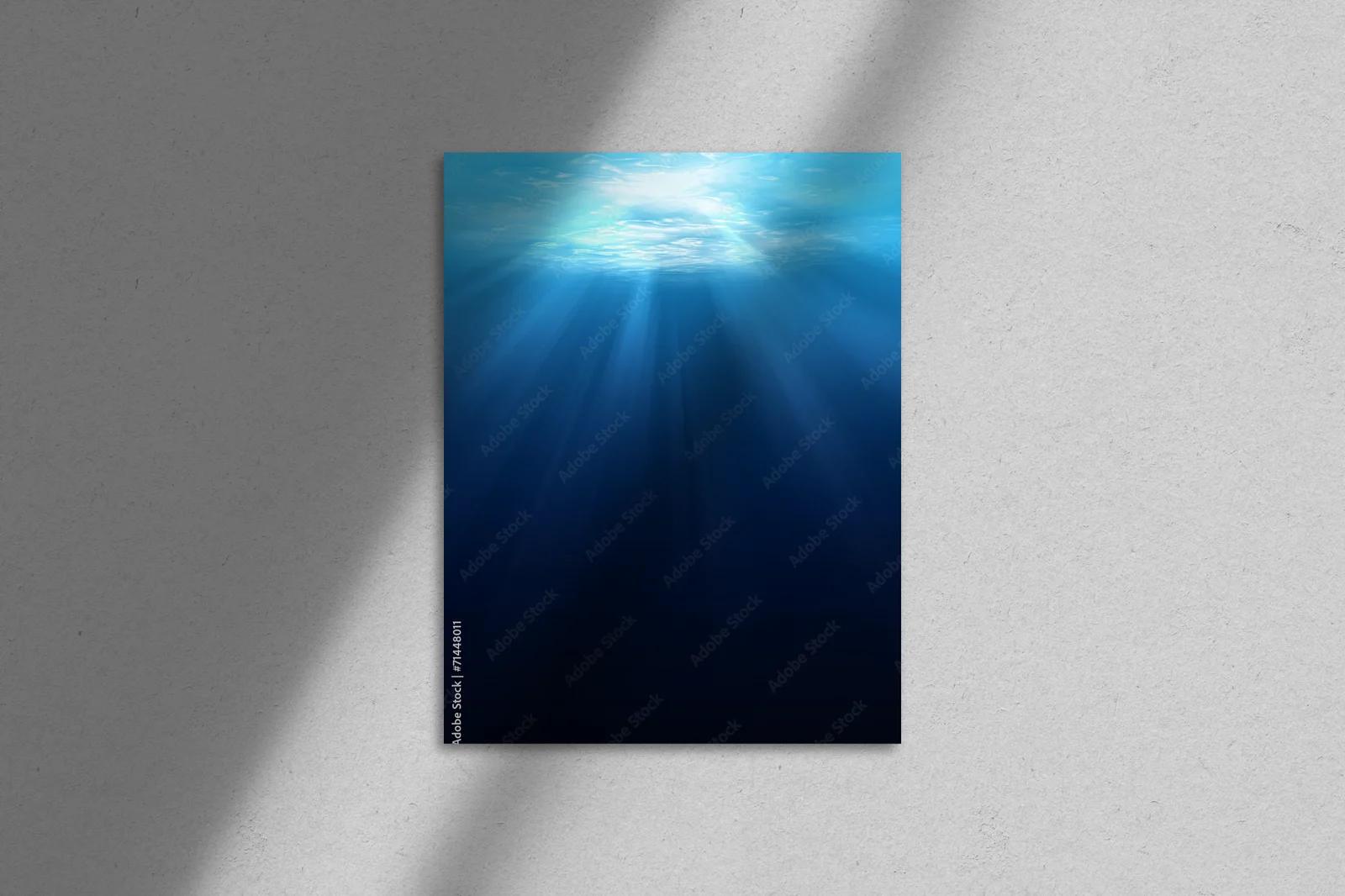 Głębiny oceanu w tajemniczej ciemności