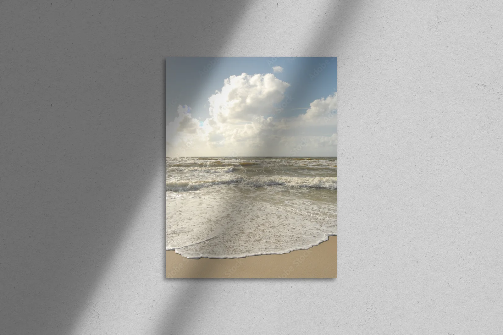 Spokojne fale plaży Sylt w białym odcieniu