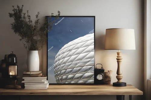 Nowoczesna arena sportowa na tle nieba