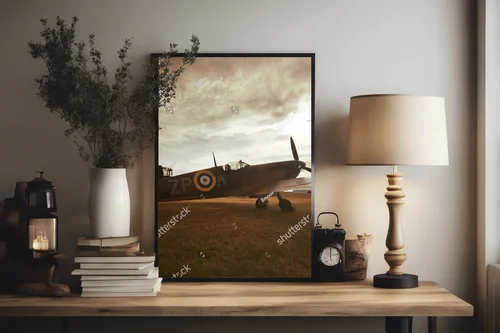 Spitfire na tle zachodzącego słońca