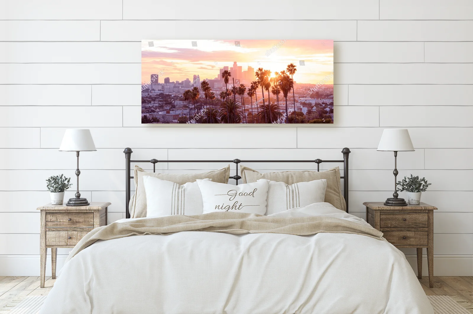Zachód słońca wśród palm w Los Angeles