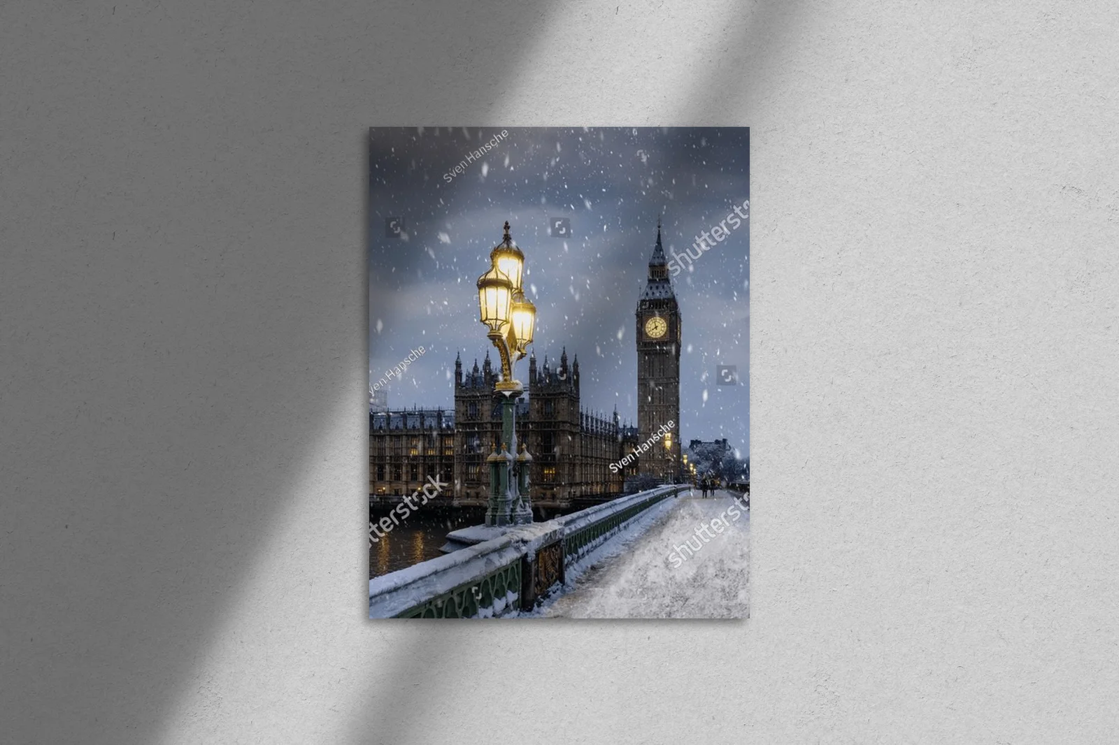 Zimowy widok Westminsterskiego Mostu w Londynie