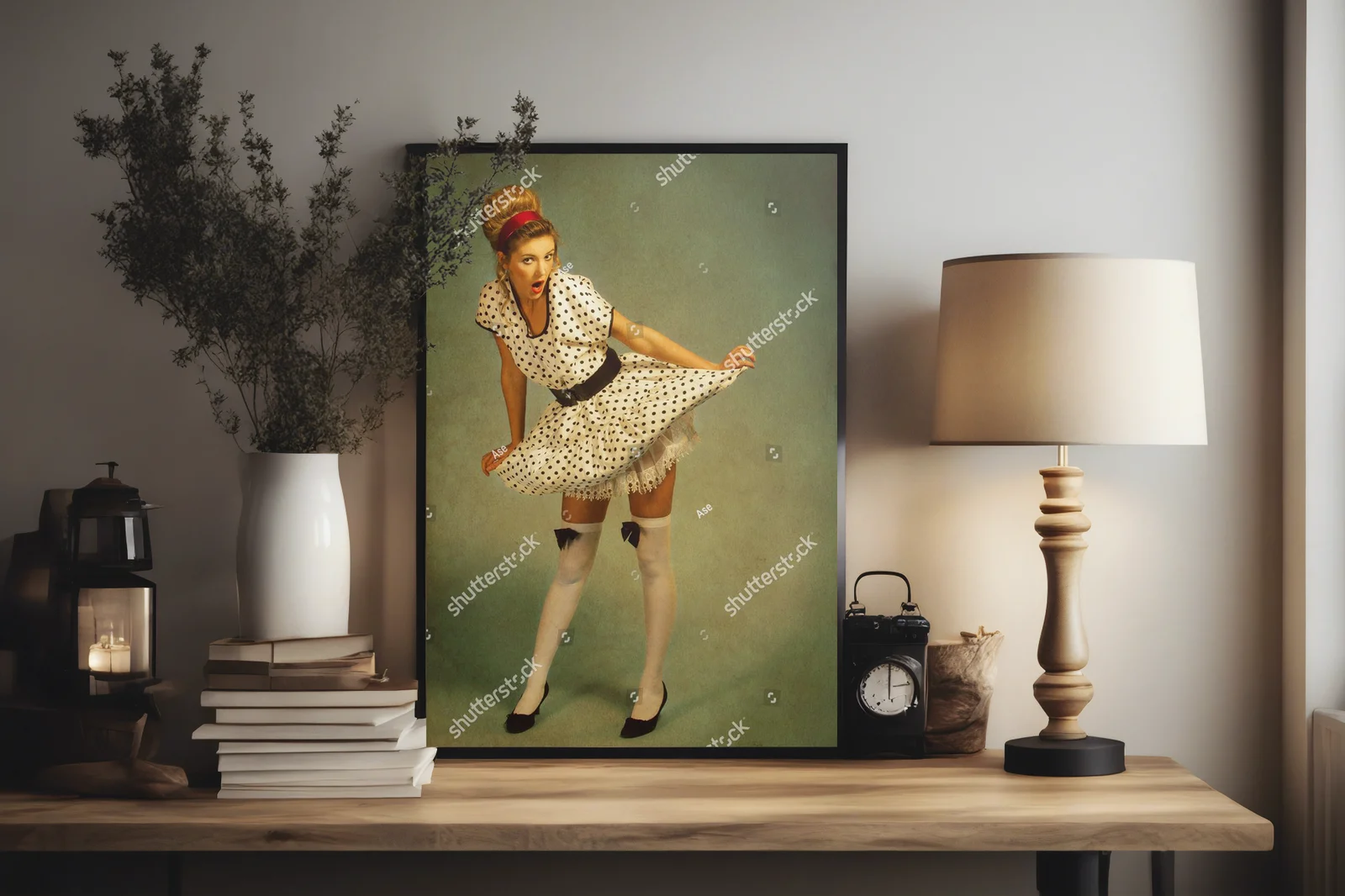 Retro portret pin-up w vintage klimacie