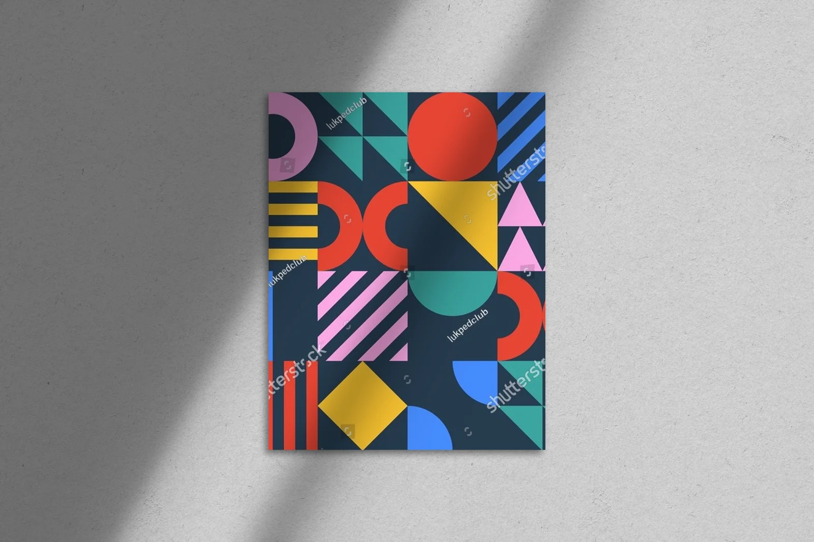 Geometryczne tło w odcieniach głębokiego błękitu