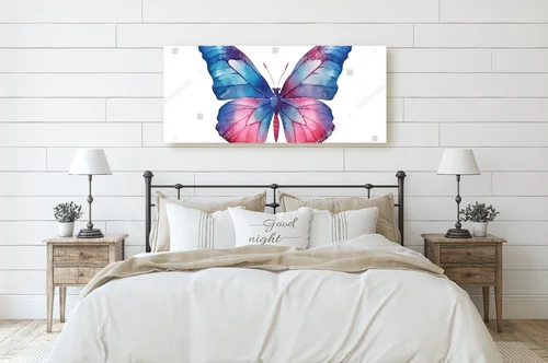 Woda i lekkość - motyl w białej harmonii