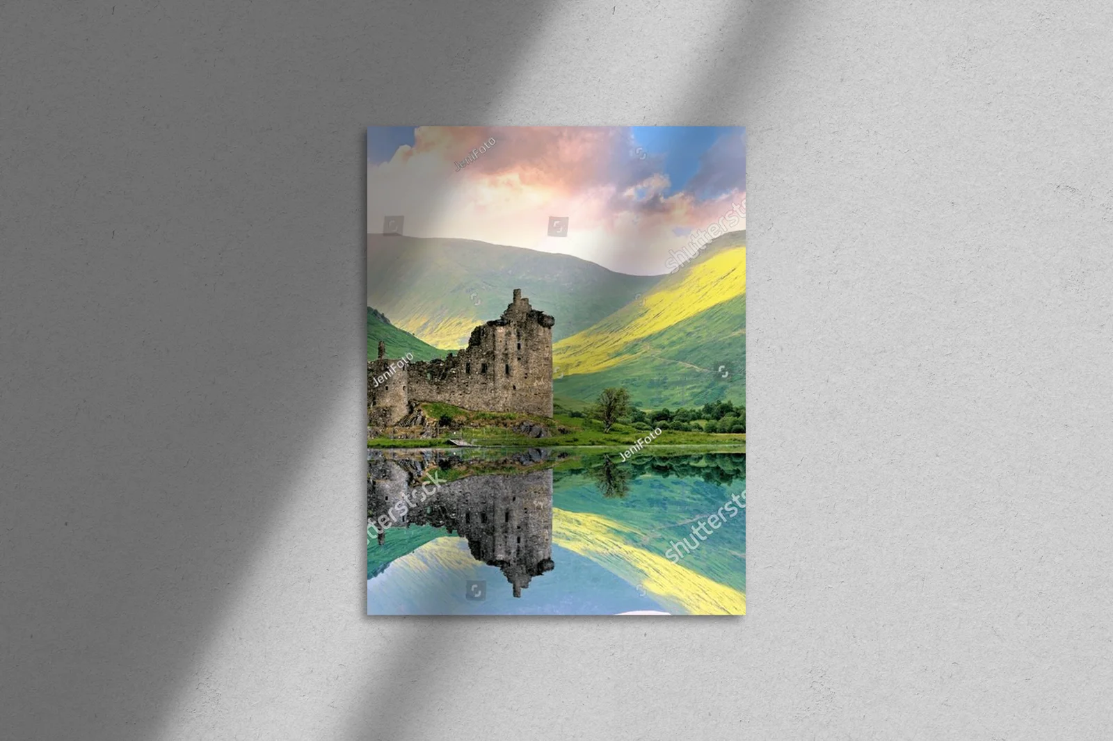 Zachwycająca panorama Kilchurn Castle o zmierzchu