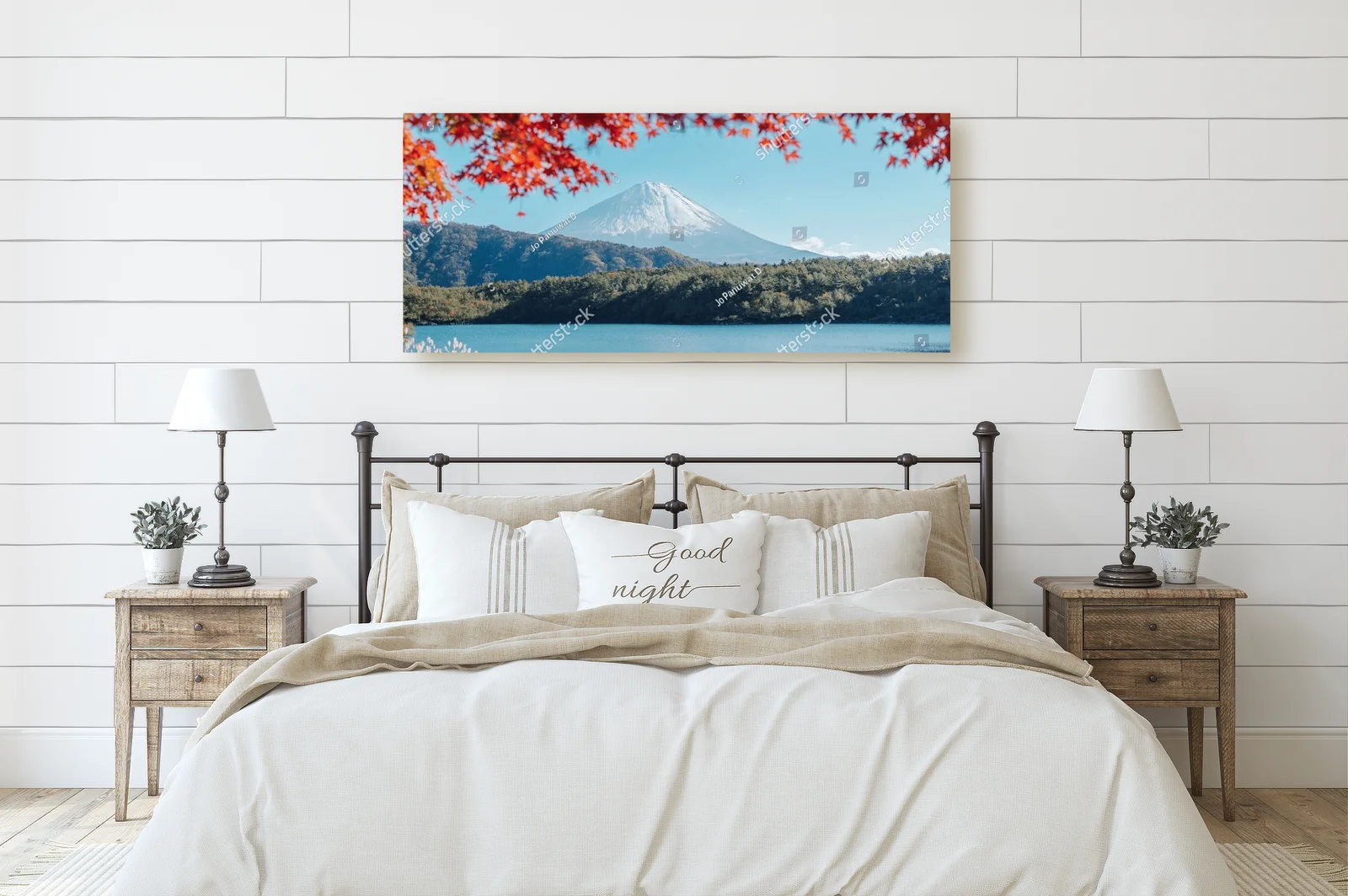 Majestatyczny widok na Fuji w autumnalnej scenerii