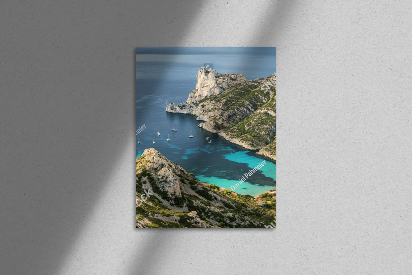 Poranek w Calanque de Sormiou: Magia w niebieskich odcieniach